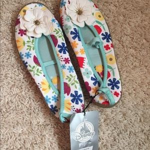 Disney Frozen water shoes